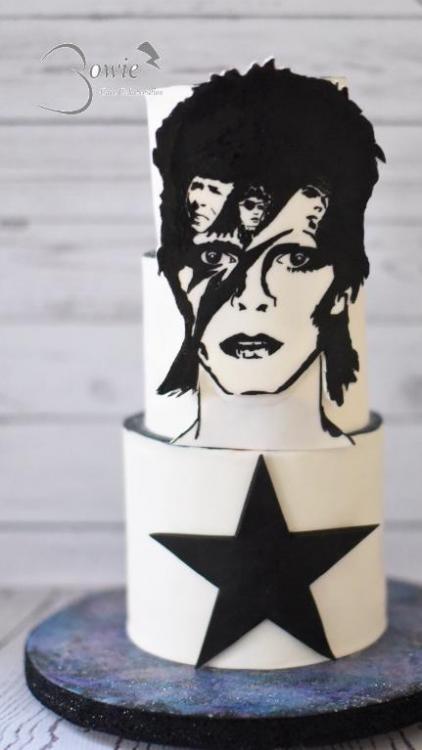 bowie cake for olideg.jpg